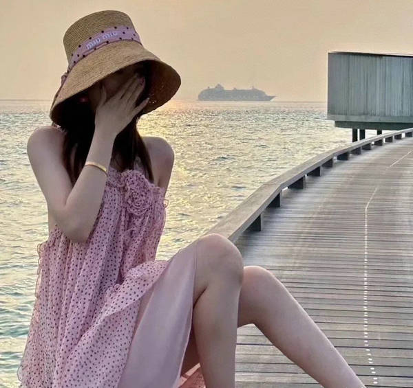 Miu Miu Hat MUH00189